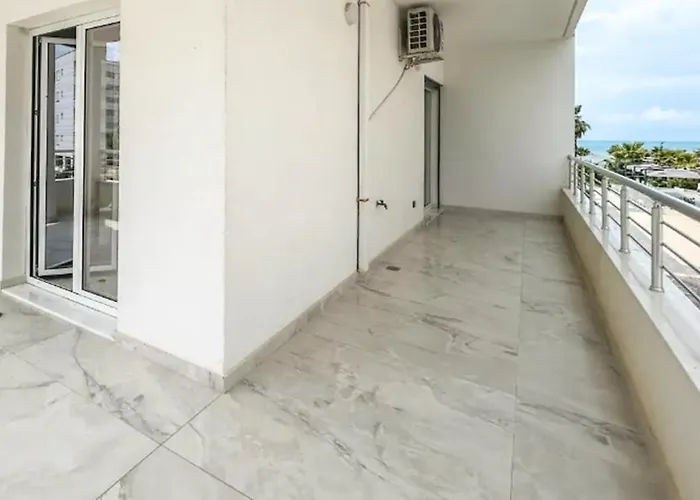 Shqiponja Appartement *