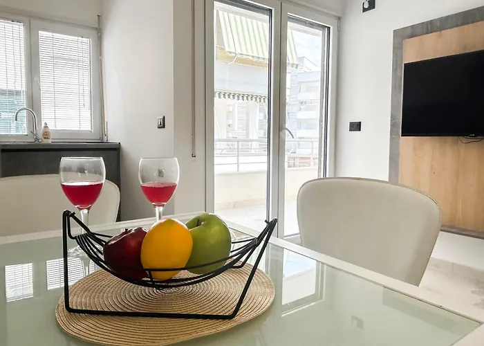 Shqiponja Appartement *