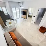 Apartment Pizza House Qerret 1 Min To Golem (Tirana)