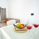 Apartment Pizza House Qerret 1 Min To *