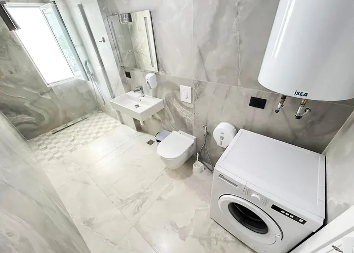 Shqiponja شقة غوليم